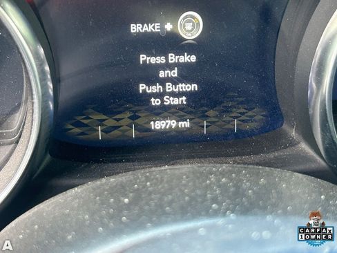 Used 2021 Jeep Wrangler Unlimited Rubicon 4xe w/ Cold Weather Group AWD/4WD image 10
