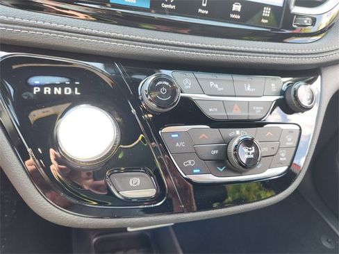 New 2026 Chrysler Pacifica Select image 27