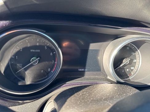 Used 2022 Buick Encore GX Essence w/ Experience Buick Package image 9