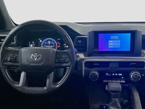 Used 2025 Toyota Tacoma SR5 AWD/4WD image 18