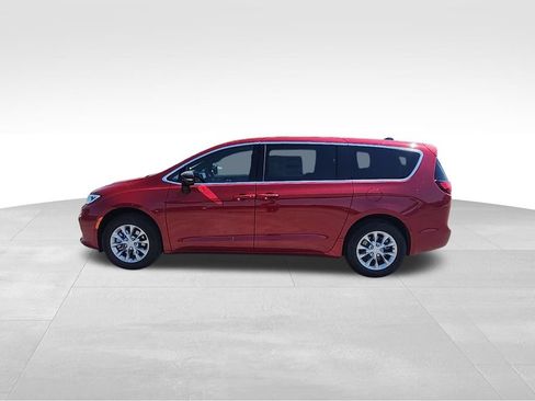 New 2026 Chrysler Pacifica Limited AWD/4WD image 18