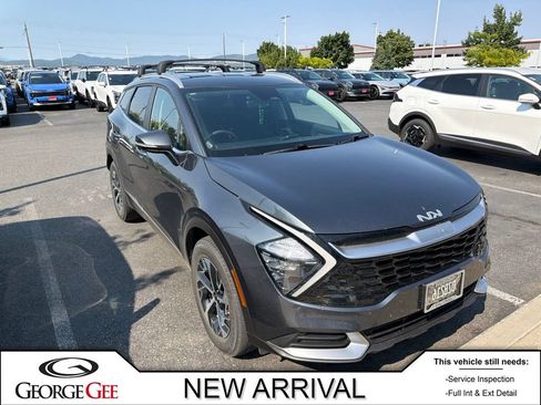 Used 2023 Kia Sportage EX AWD/4WD image 1