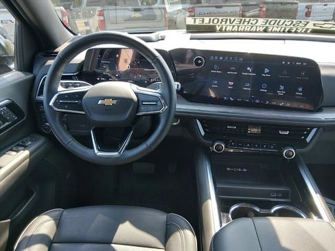 New 2025 Chevrolet Suburban Premier AWD/4WD image 12