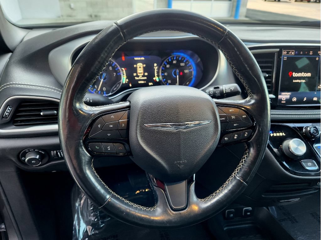 Used 2021 Chrysler Pacifica Touring-L w/ Premium & Safety Sphere Group FWD image 23
