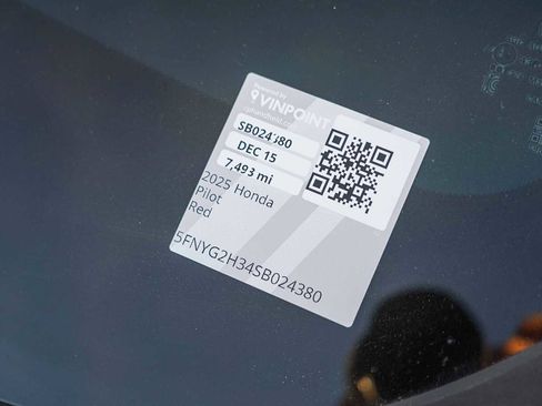 Used 2025 Honda Pilot Sport image 25