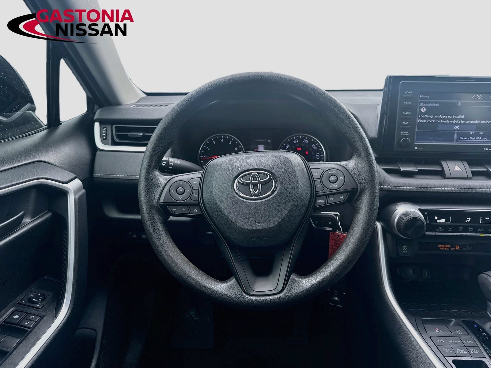 Used 2022 Toyota RAV4 LE AWD/4WD image 30
