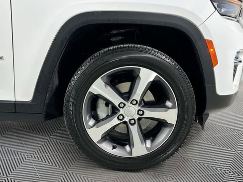 Used 2024 Jeep Grand Cherokee Limited w/ Trailer Tow Package image 31