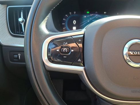 Certified 2022 Volvo XC60 B5 Inscription w/ Climate Package image 21