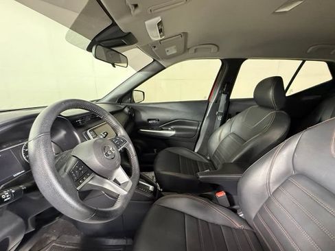Used 2020 Nissan Kicks SR w/ SR Premium Package FWD image 17