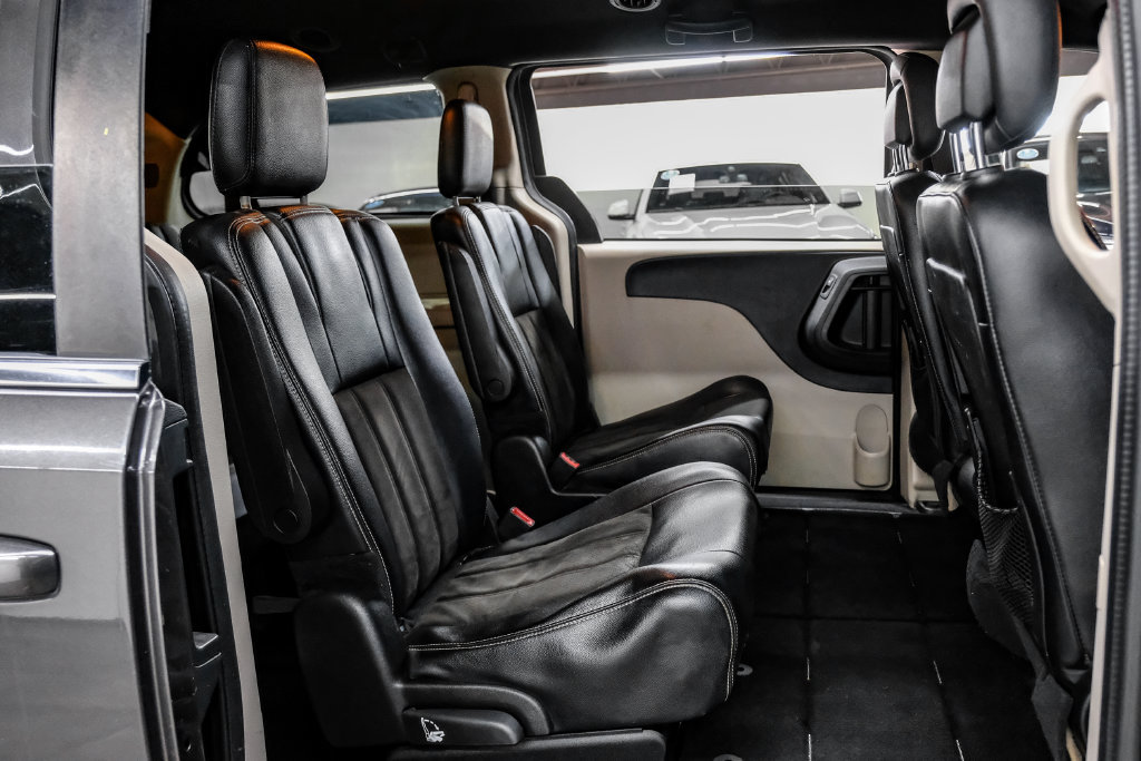 Used 2019 Dodge Grand Caravan SXT FWD image 44