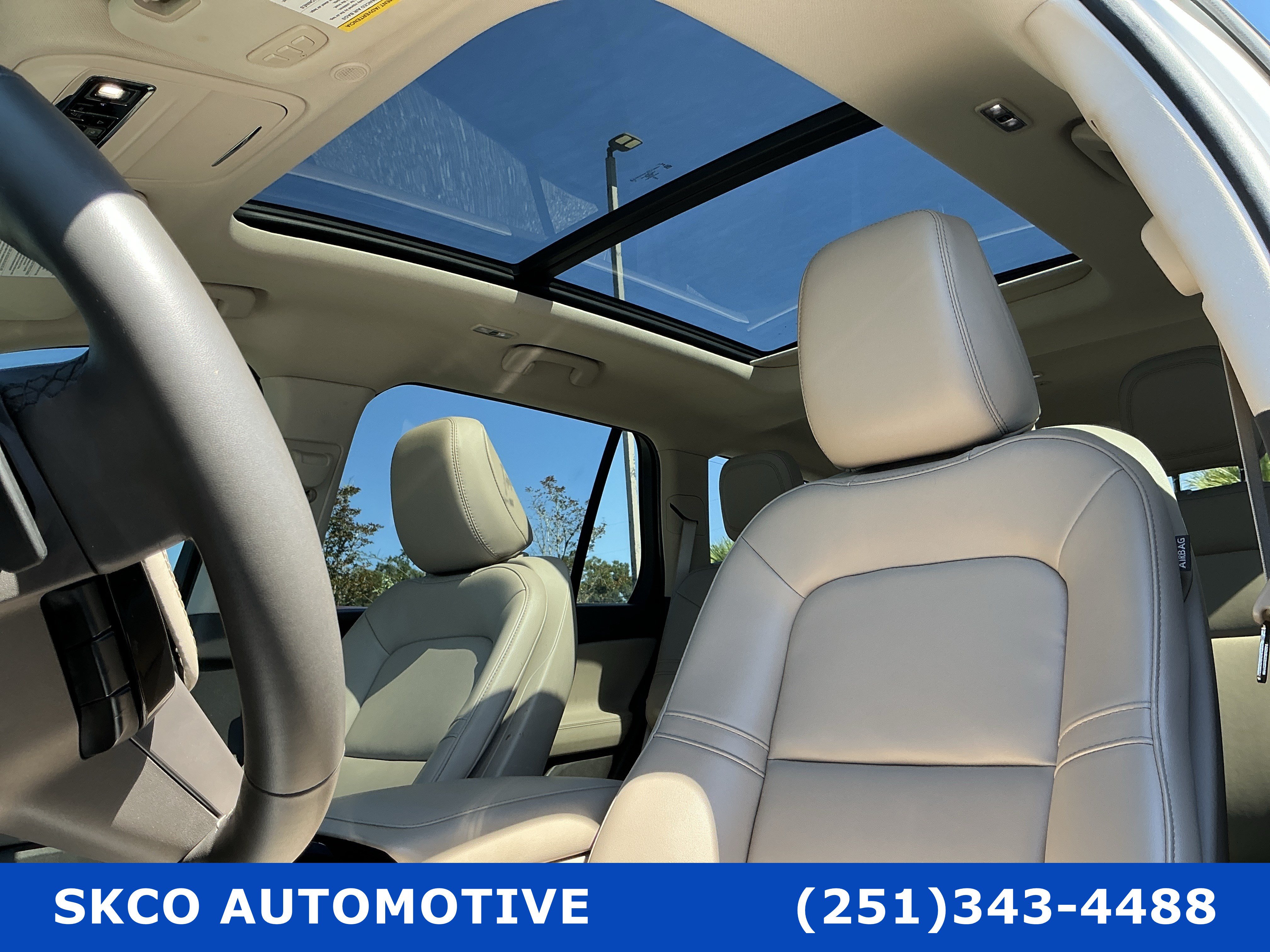 Used 2023 Lincoln Aviator 2WD w/ Premium Package image 26