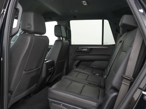 Used 2025 Chevrolet Tahoe LT AWD/4WD image 19