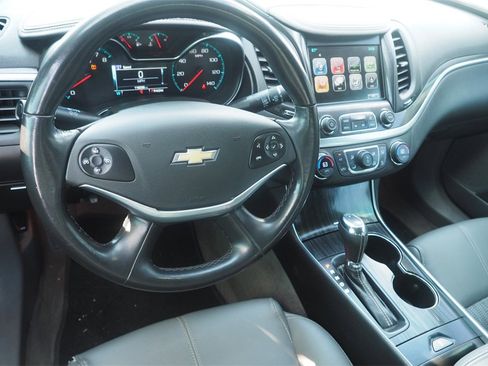 Used 2017 Chevrolet Impala LT image 10