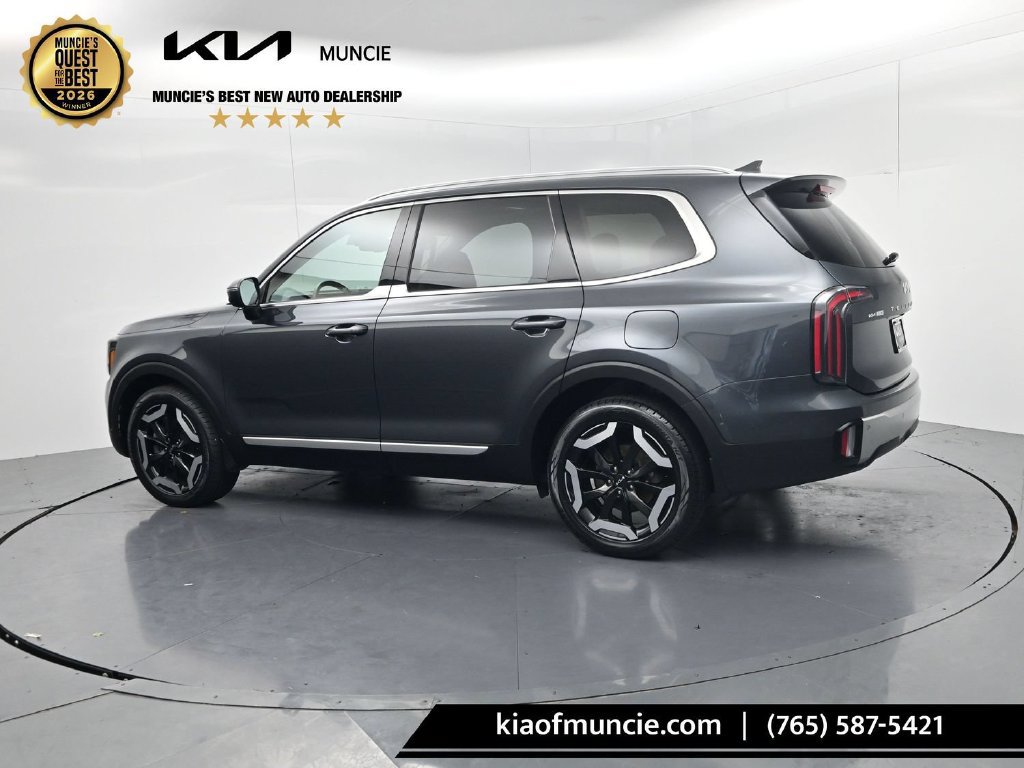 Used 2024 Kia Telluride EX w/ EX Captain's Chair Package AWD/4WD image 5