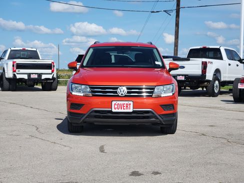 Used 2018 Volkswagen Tiguan SE FWD image 2