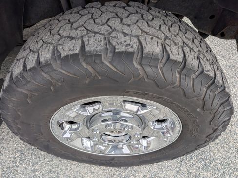 Used 2014 Ford F250 Lariat w/ Chrome Package image 4