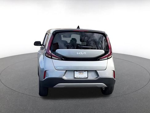 Used 2025 Kia Soul LX w/ LX Technology Package image 4