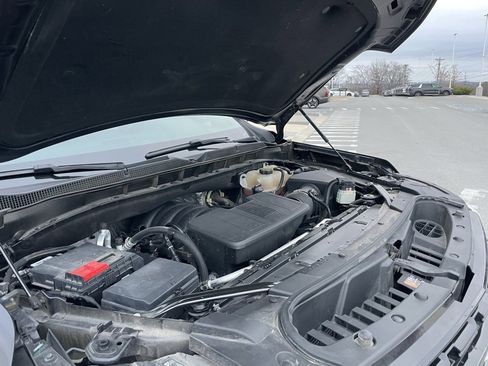 Used 2023 Chevrolet Suburban Z71 w/ Luxury Package image 32