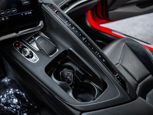 Used 2020 Chevrolet Corvette Stingray Coupe w/ 1LT RWD image 33