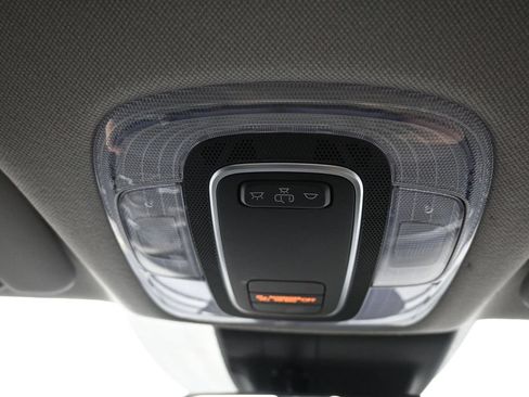 Certified 2025 Hyundai Elantra SE FWD image 17