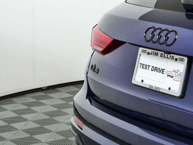 Used 2024 Audi Q3 2.0T Premium AWD/4WD image 35