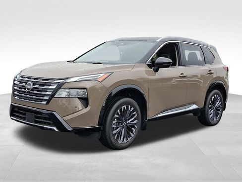 Used 2024 Nissan Rogue Platinum image 3