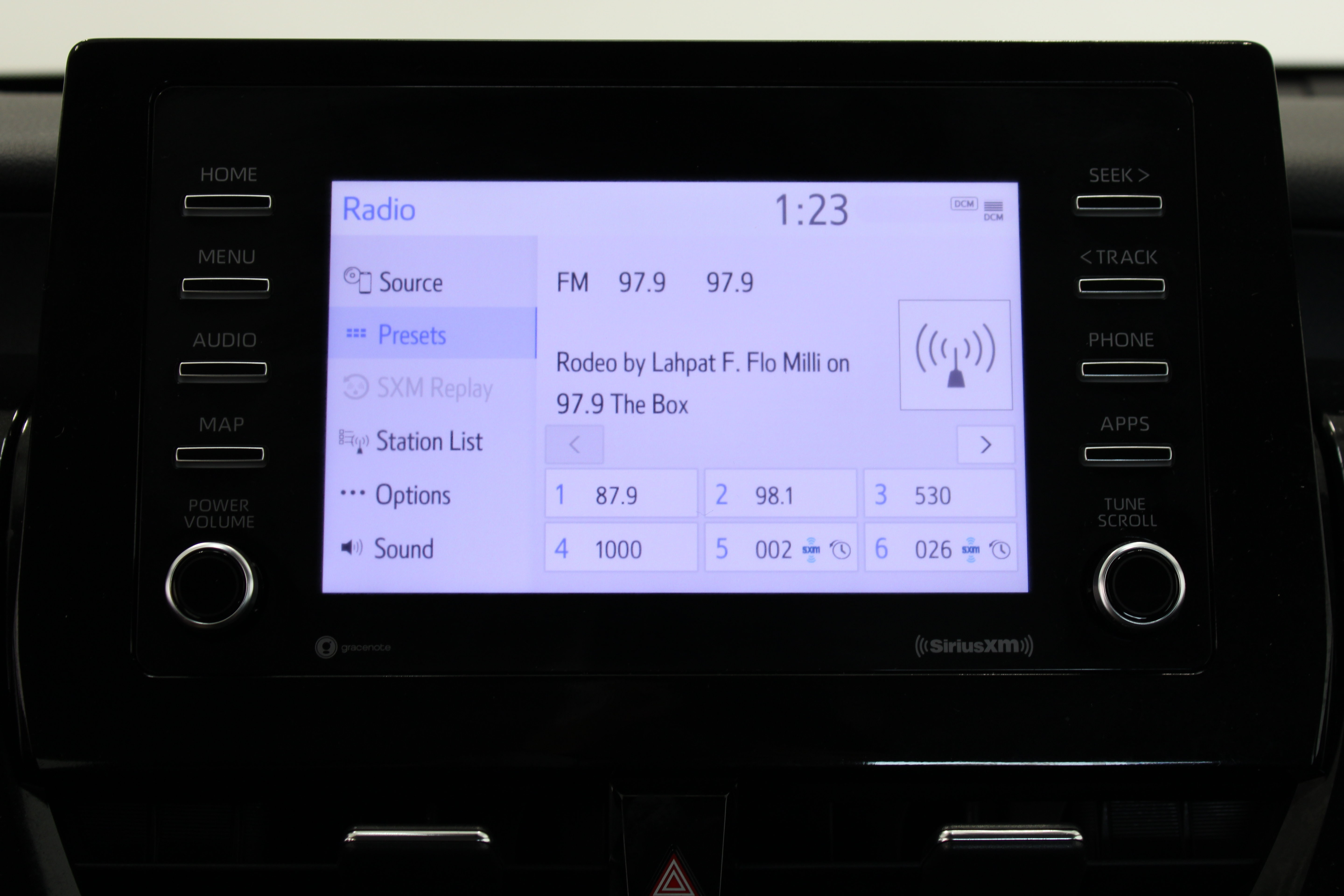 Used 2023 Toyota Camry SE FWD image 18