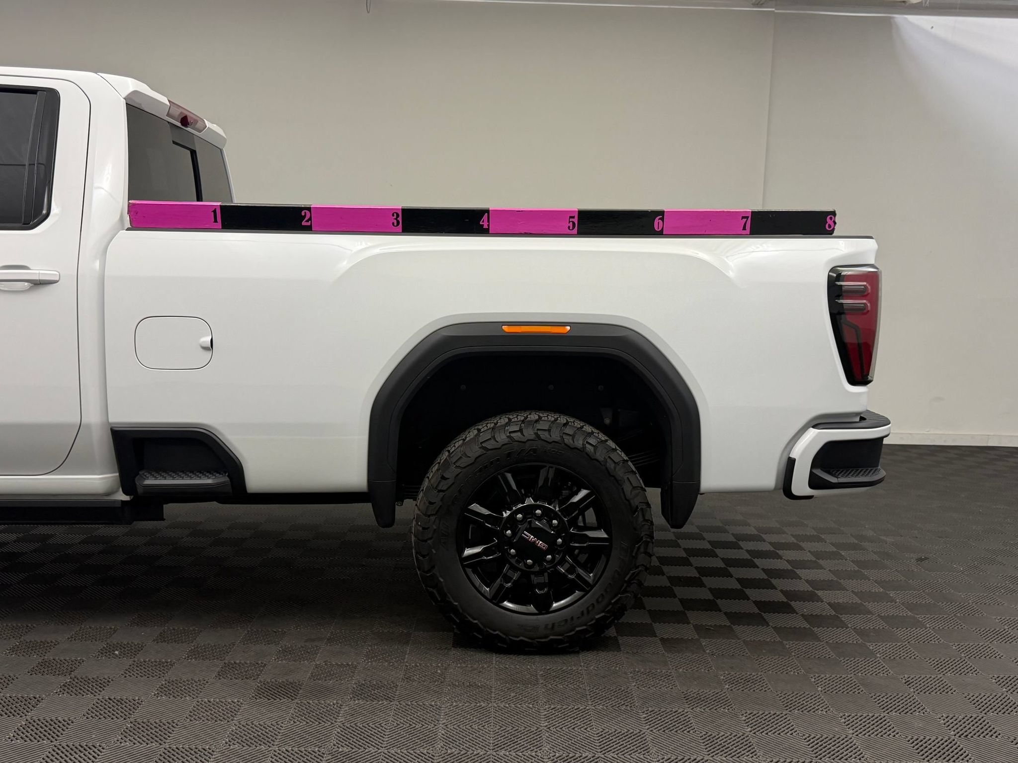 Used 2025 GMC Sierra 3500 AT4 w/ AT4 Premium Plus Package AWD/4WD image 8