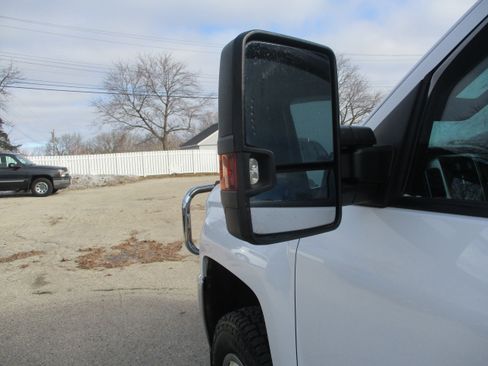 Used 2015 Chevrolet Silverado 3500 LT w/ LT Convenience Package image 12