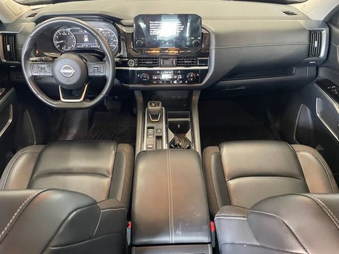 Certified 2024 Nissan Pathfinder SL w/ SL Premium Package FWD image 12