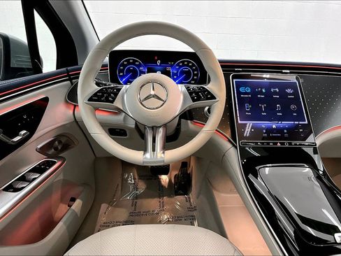 Used 2026 Mercedes-Benz EQE 320+ SUV image 4