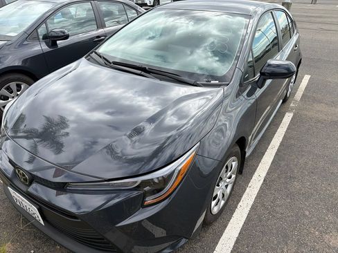 Used 2025 Toyota Corolla LE FWD image 2