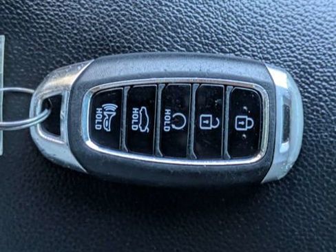 Used 2022 Hyundai Elantra Limited FWD image 33