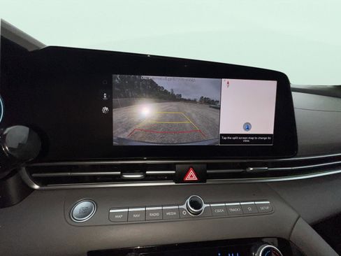 Certified 2024 Hyundai Elantra SEL image 15