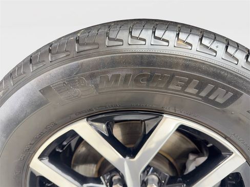 Used 2024 Jeep Grand Cherokee L Limited w/ Luxury Tech Group II image 96