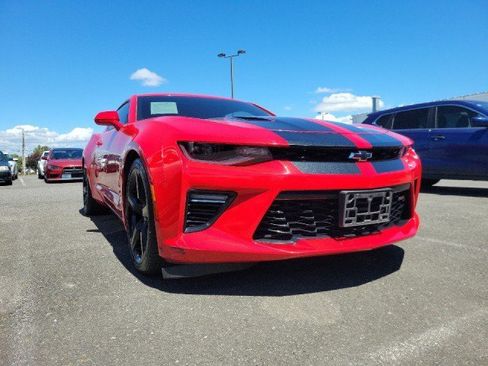 Used 2018 Chevrolet Camaro SS RWD image 5