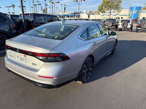 Used 2024 Honda Accord Touring image 11