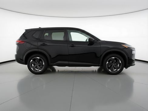 Used 2025 Nissan Rogue SV image 11