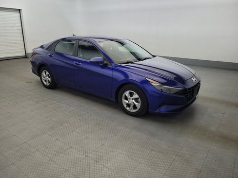 Used 2021 Hyundai Elantra SE FWD image 11