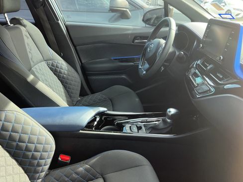Used 2020 Toyota C-HR LE image 8