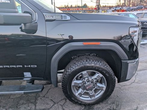 Used 2024 GMC Sierra 2500 SLT w/ SLT Premium Package image 10