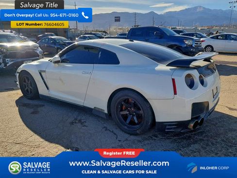 Used 2014 Nissan GT-R Track Edition image 3