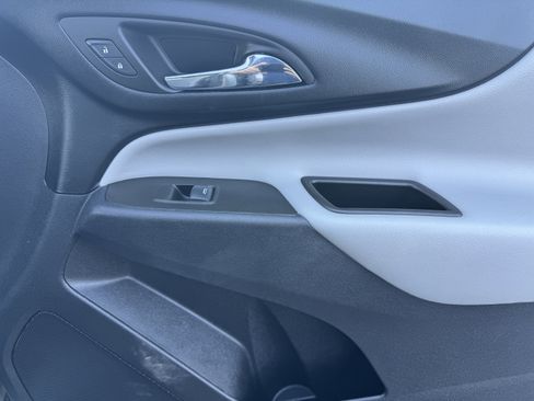 Used 2023 Chevrolet Equinox LT image 24