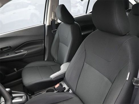 New 2025 Nissan Kicks Play S image 19