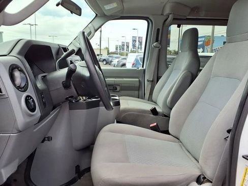 Used 2014 Ford E-350 and Econoline 350 XLT RWD image 15