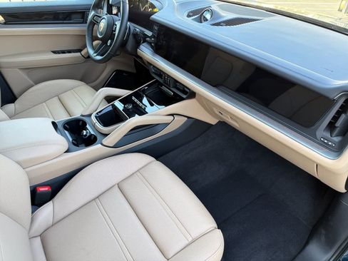 Certified 2026 Porsche Cayenne S AWD/4WD image 16