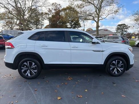 Certified 2024 Volkswagen Atlas Cross Sport SE image 8