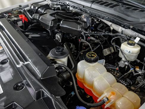 Used 2017 Ford F250 Lariat w/ Chrome Package image 47