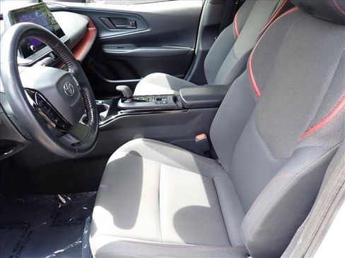 Used 2025 Toyota Prius Plug-In Hybrid FWD image 12