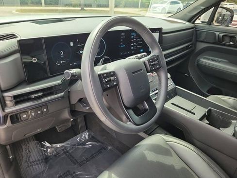 Used 2025 Hyundai Santa Fe Calligraphy FWD image 17